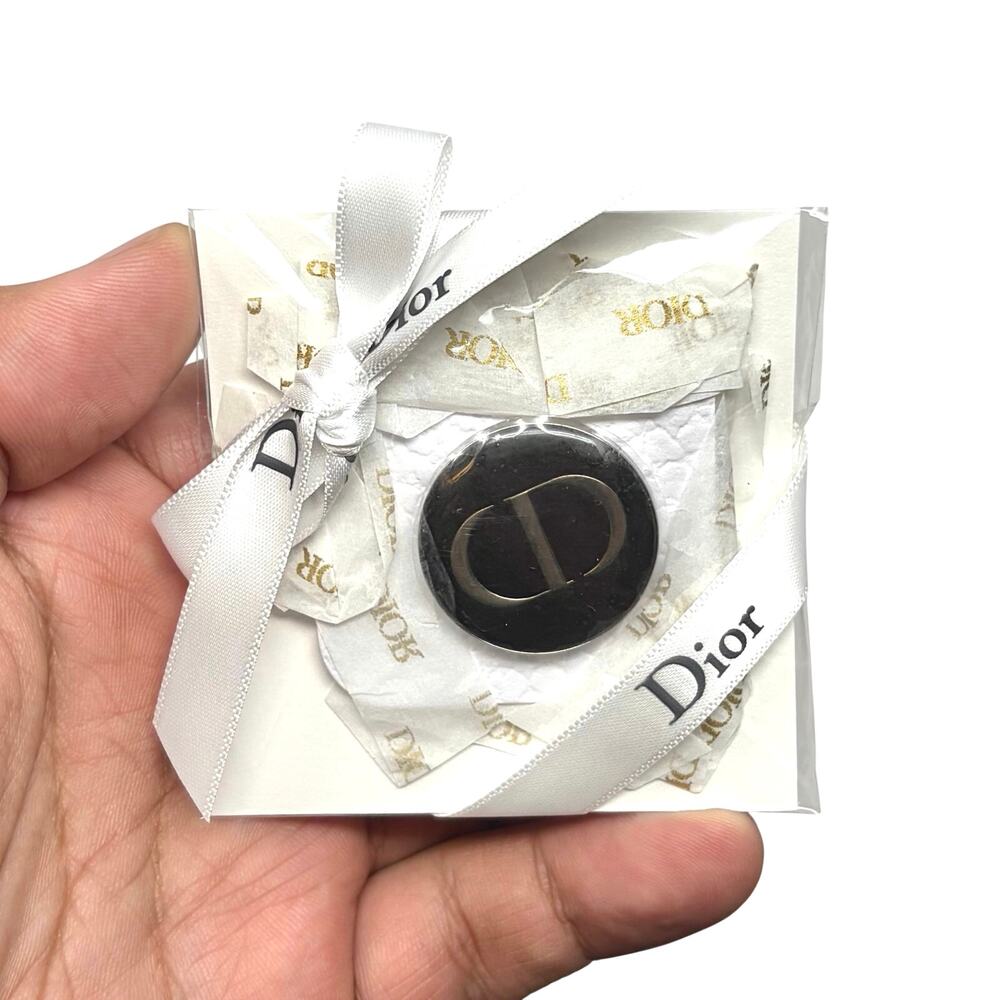 Dior Beaute ‘CD’ Pin - Picture 2 of 5